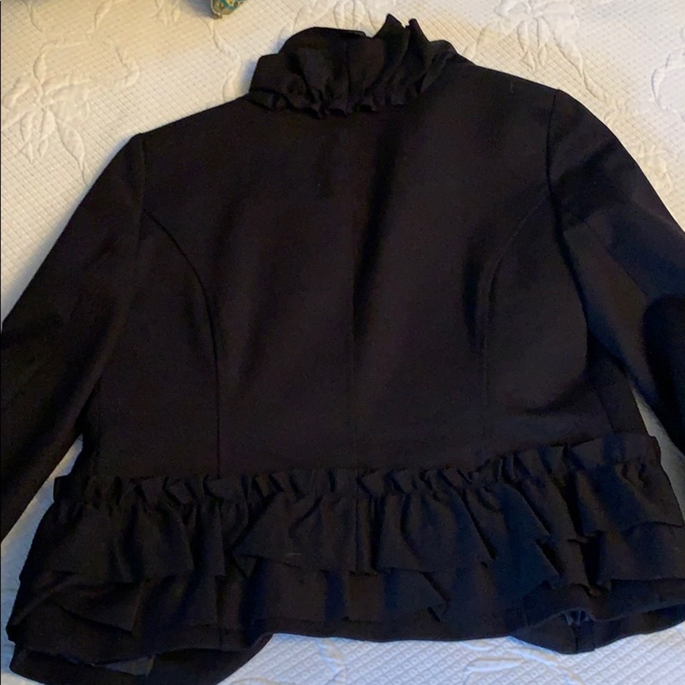 🖤Black Ruffle Blazer🖤 - Picture 7 of 8